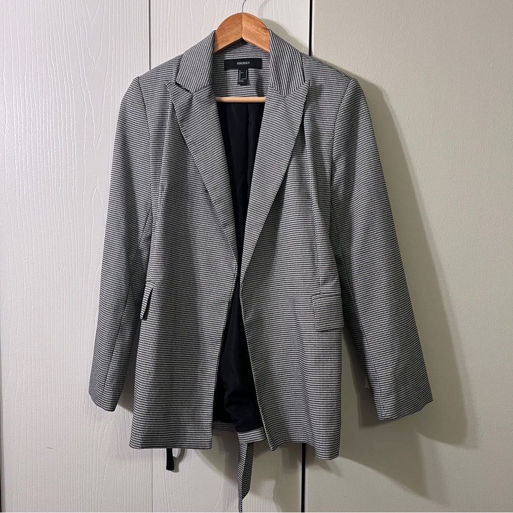 Forever 21 Black and White Houndstooth Blazer